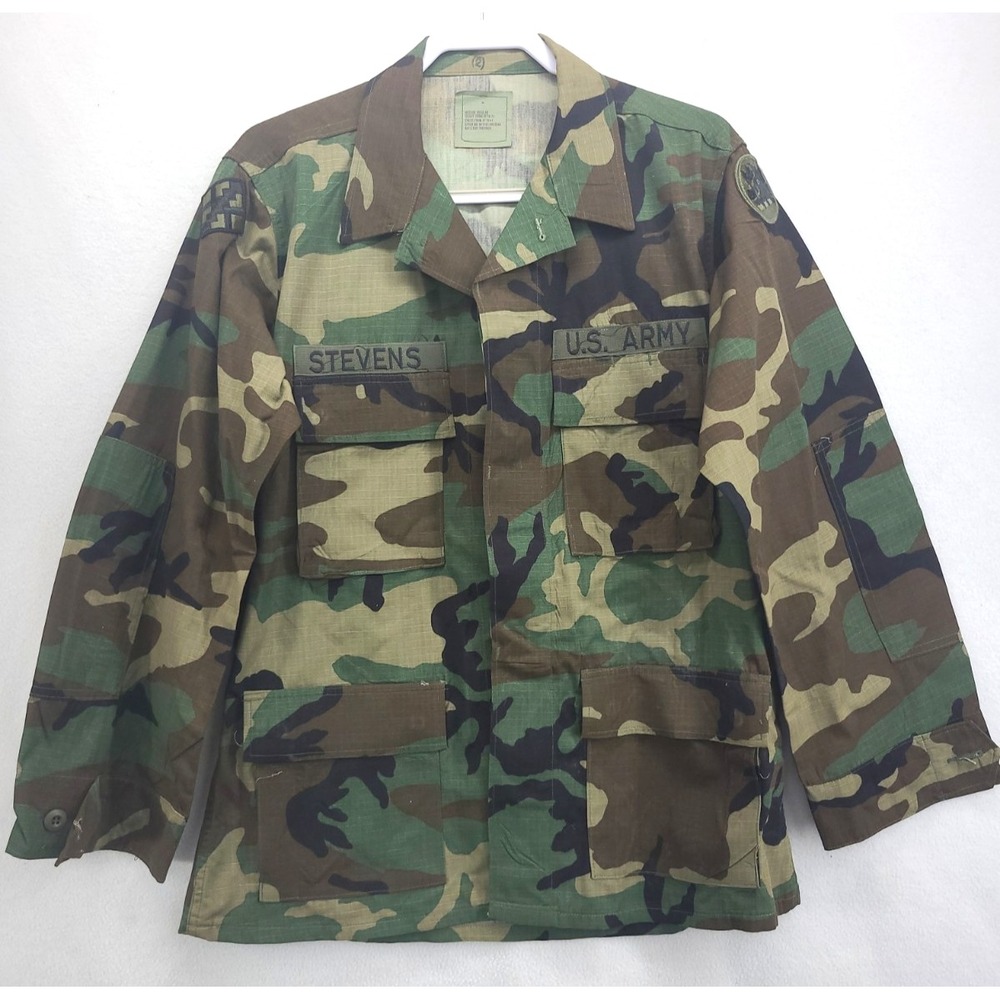 VTG US Army Jacket Mens Sz Medium Tall Woodland Camo Combat With Patches 2234